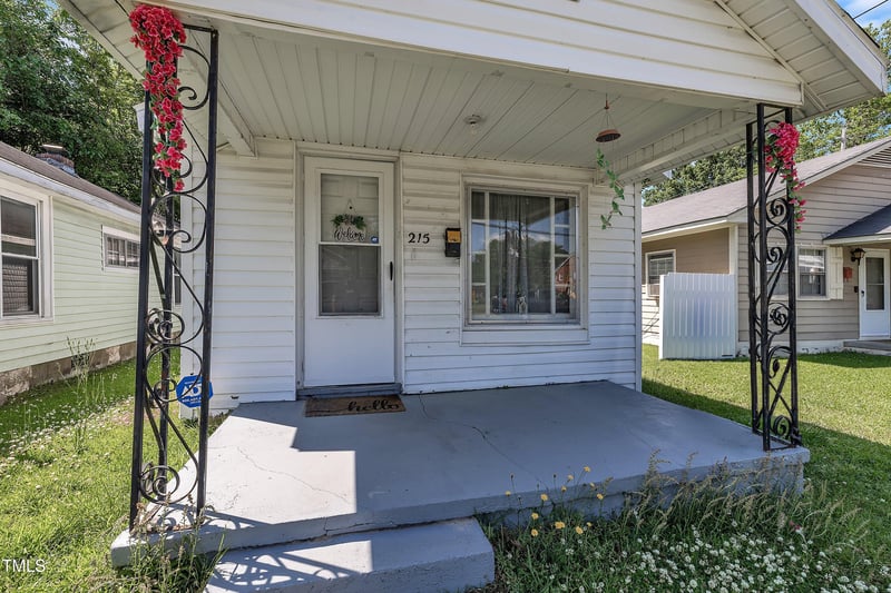 215 N 4th St, Smithfield, NC 27577