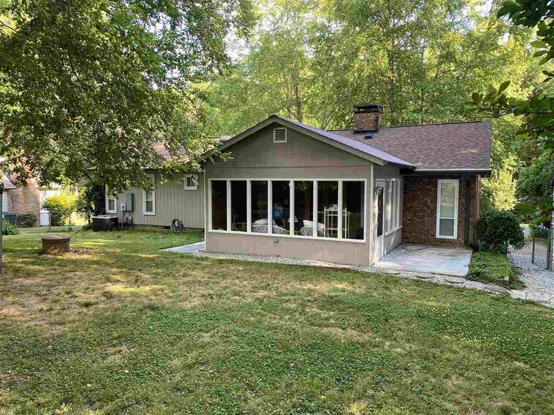 215 Barclay Rd, Durham, NC 27712