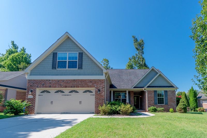 215 Beauregard Ln, Mebane, NC 27302