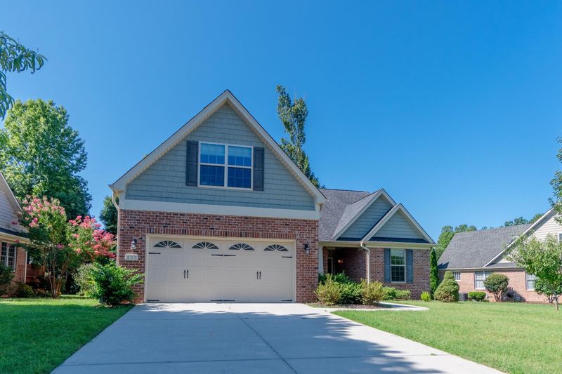 215 Beauregard Ln, Mebane, NC 27302