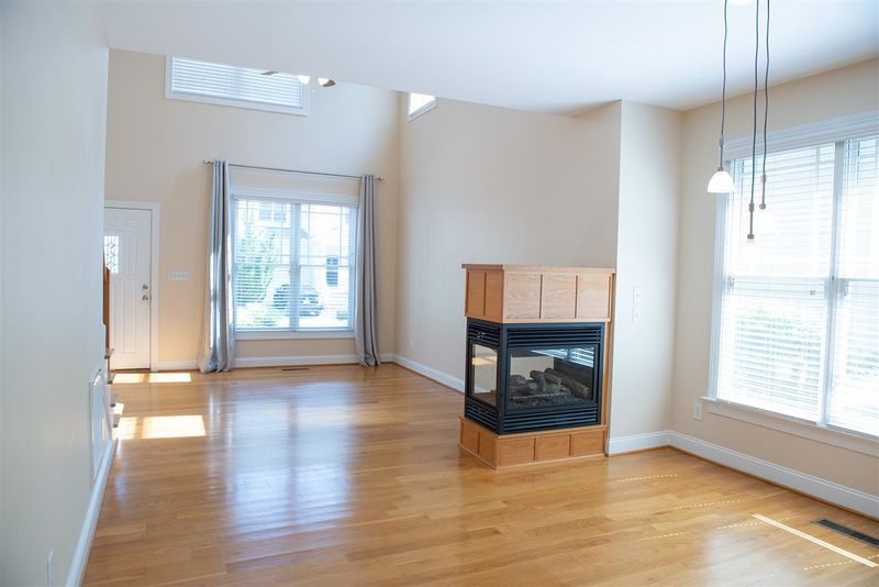 215 Bluefield Rd, Chapel Hill, NC 27517