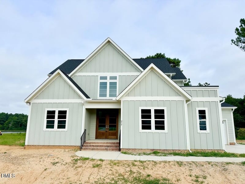 215 Broadleaf Ln, Youngsville, NC 27596