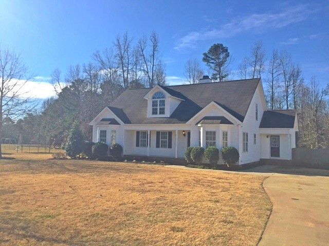 215 Cedar Creek Dr, Wendell, NC 27591
