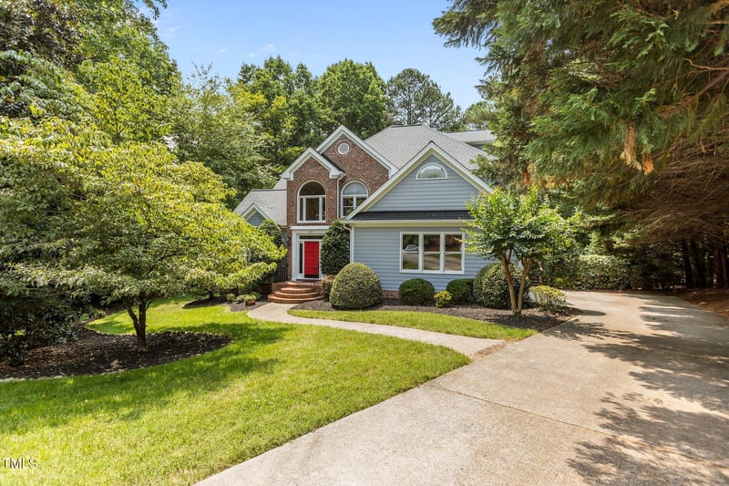 215 Collinson Dr, Chapel Hill, NC 27514