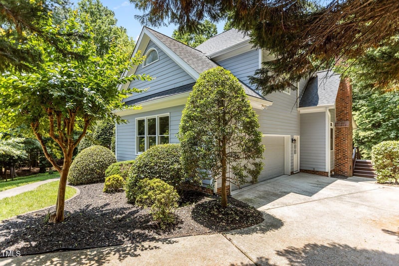 215 Collinson Dr, Chapel Hill, NC 27514