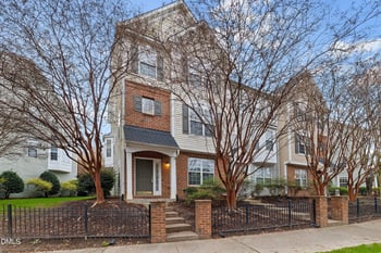 215 Dixon Ave, Cary, NC 27513