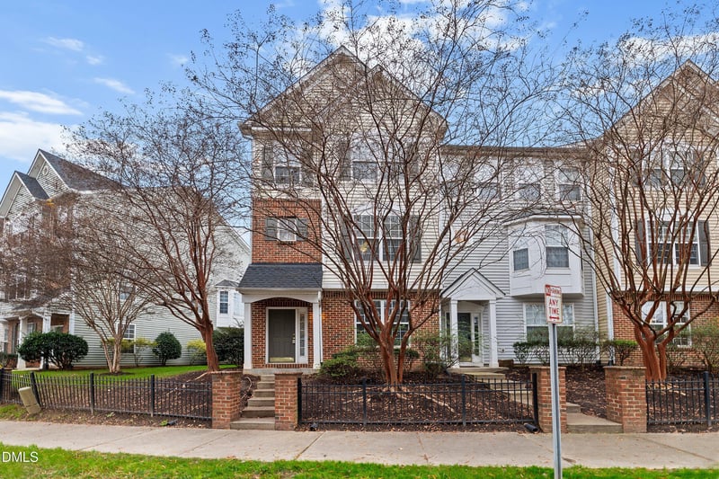 215 Dixon Ave, Cary, NC 27513