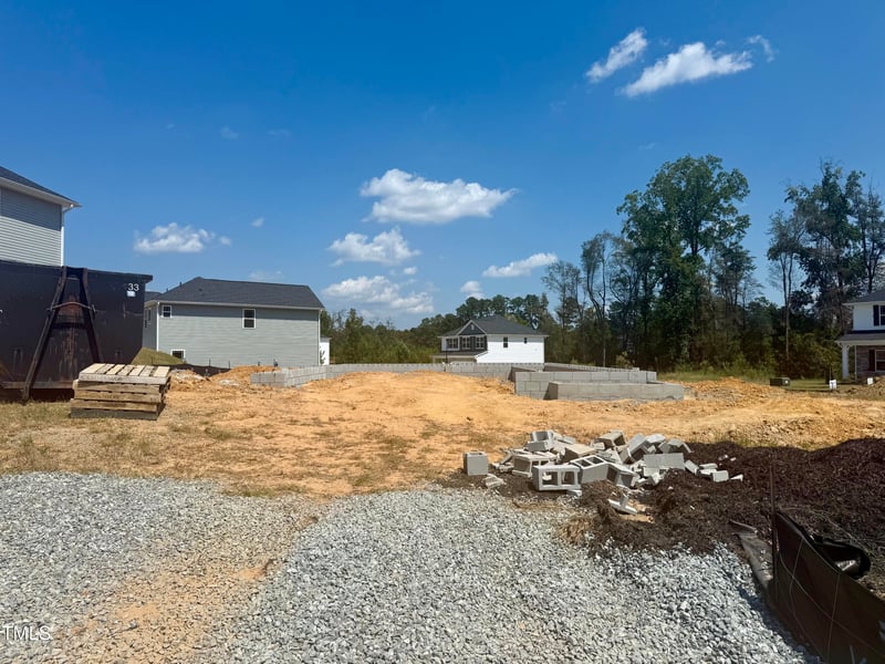 215 Drayton Hall Ln, Sanford, NC 27330