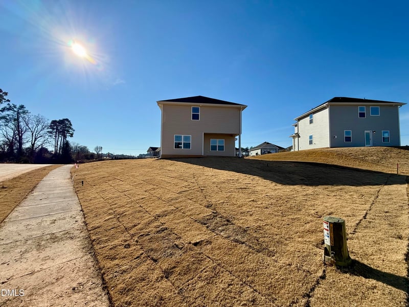 215 Drayton Hall Ln, Sanford, NC 27330