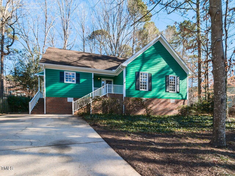 215 Dutchess Dr, Cary, NC 27513