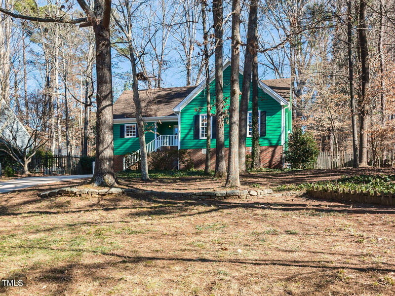 215 Dutchess Dr, Cary, NC 27513