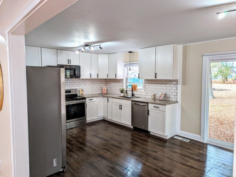 215 Galverston Dr, Durham, NC 27712