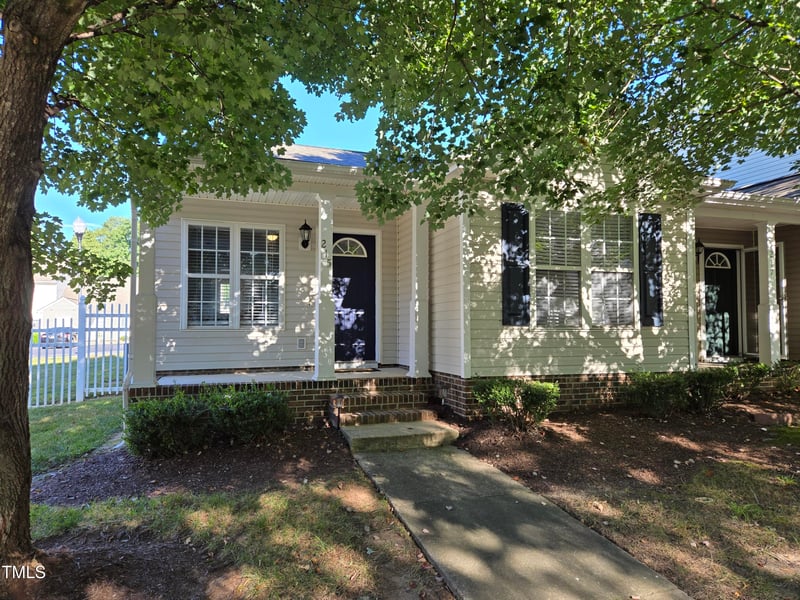 215 Highgate Cir, Wake Forest, NC 27587