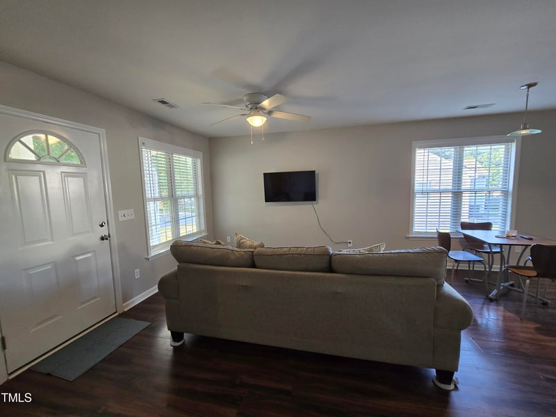 215 Highgate Cir, Wake Forest, NC 27587