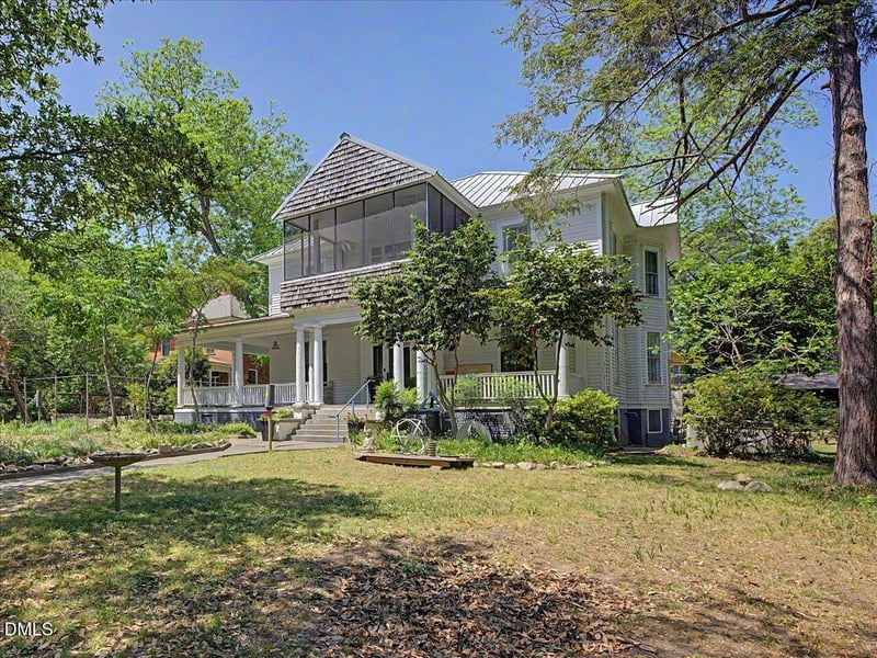 215 Hillcrest Rd, Raleigh, NC 27605