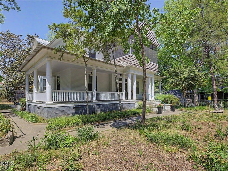 215 Hillcrest Rd, Raleigh, NC 27605