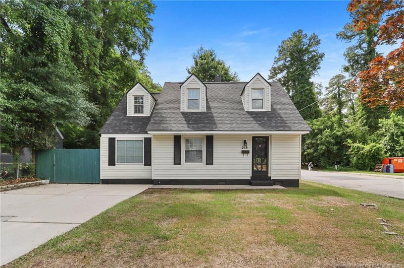 215 Hinsdale Ave, Fayetteville, NC 28305