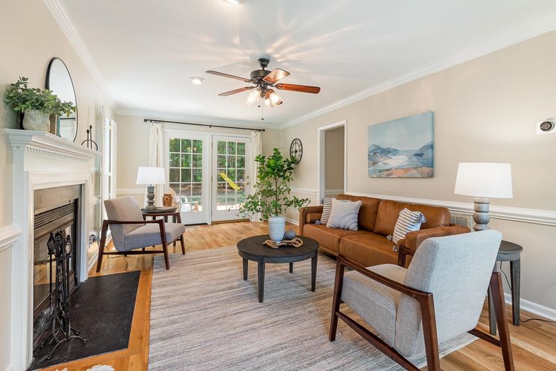 215 Lakeshore Dr, Durham, NC 27713