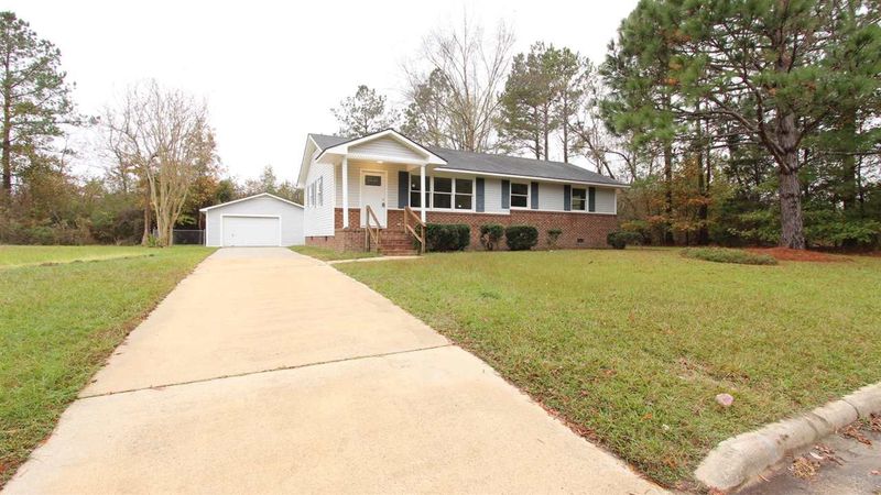 215 W Langdon Ave, Smithfield, NC 27577