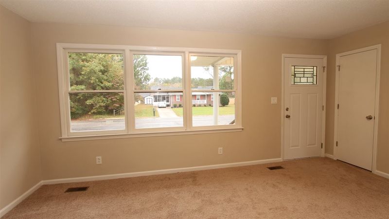 215 W Langdon Ave, Smithfield, NC 27577