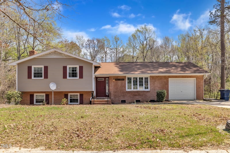 215 Longview Dr, Smithfield, NC 27577