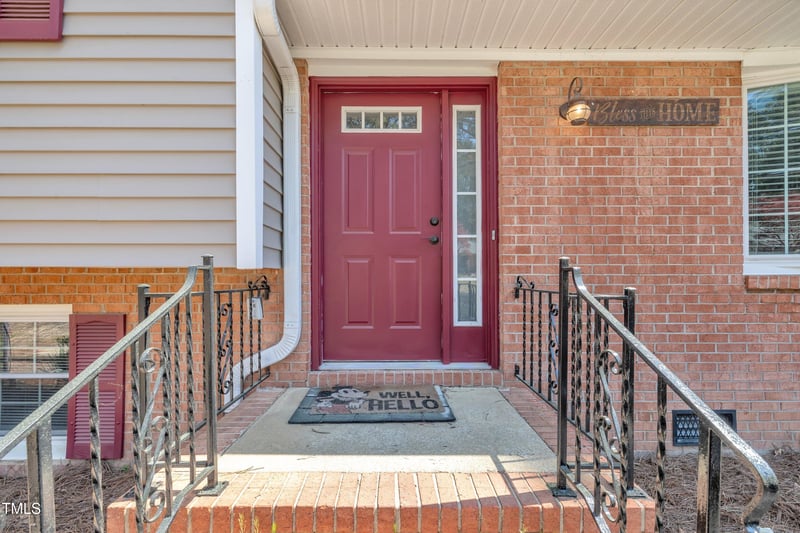 215 Longview Dr, Smithfield, NC 27577