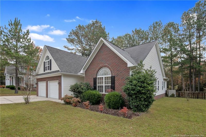 215 Maplewood Dr, Sanford, NC 27332
