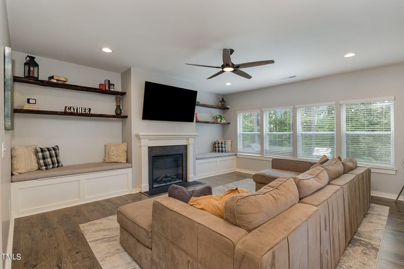 215 Mona Lisa Ln, Morrisville, NC 27560