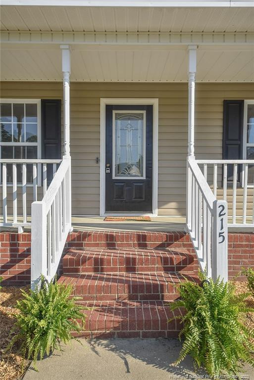 215 Mountain View Dr, Sanford, NC 27332