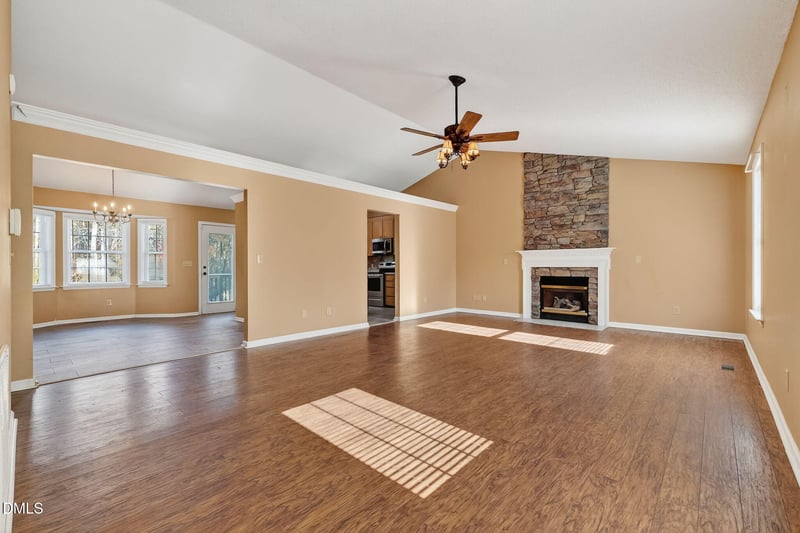 215 Nelson Ct, Clayton, NC 27520