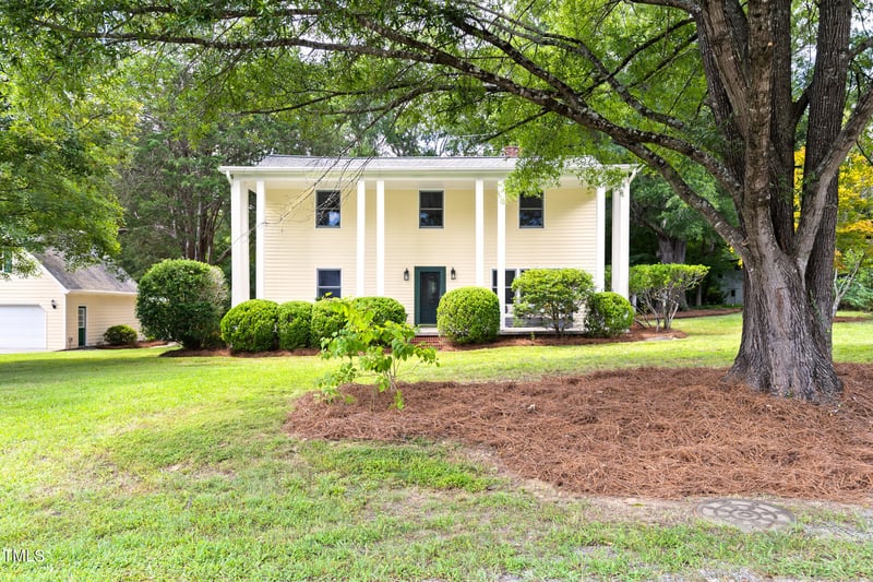 215 Occoneechee St, Hillsborough, NC 27278