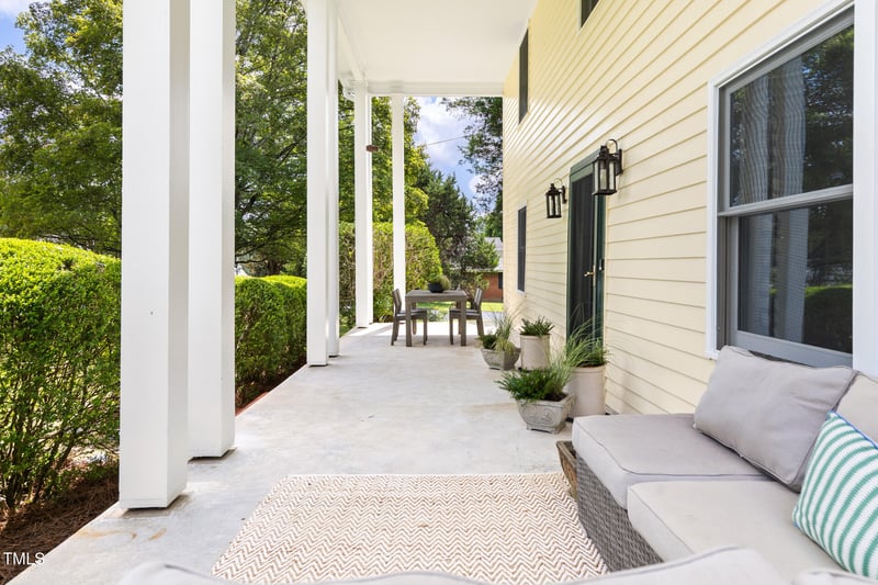 215 Occoneechee St, Hillsborough, NC 27278