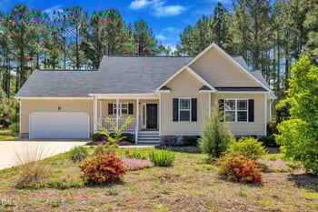 215 Oxfordshire Dr, Fuquay Varina, NC 27526