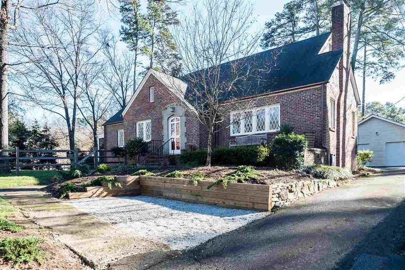 215 Pineview Rd, Durham, NC 27707