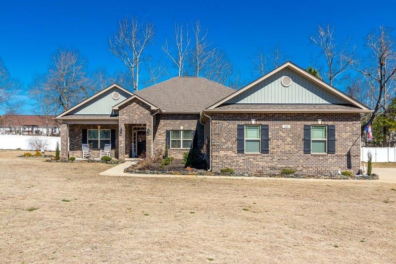 215 Planters Ln, Coats, NC 27521