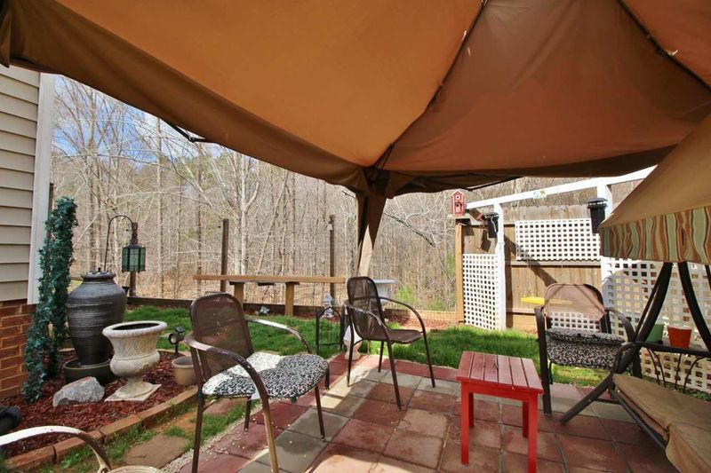215 Randolph Dr, Clayton, NC 27520