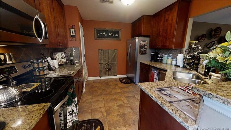 215 Roberts Rd, Sanford, NC 27332
