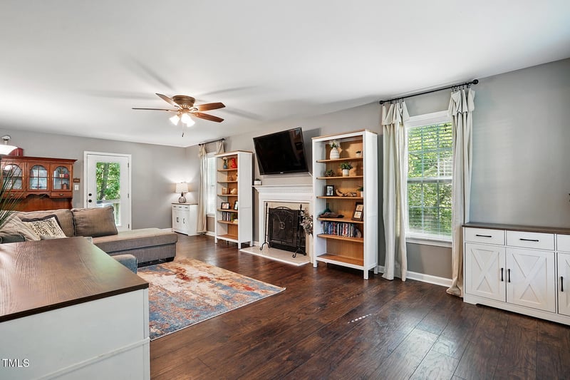 215 Rocky Point Ct, Fuquay Varina, NC 27526