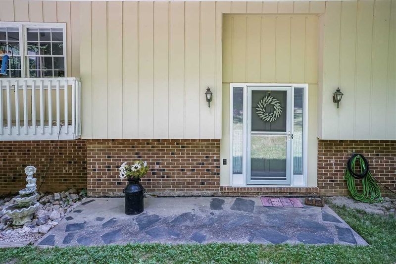 215 Rolling Acres Rd, Youngsville, NC 27596