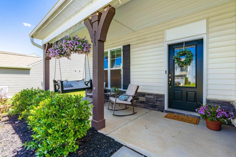 215 Rothes Ct, Clayton, NC 27527