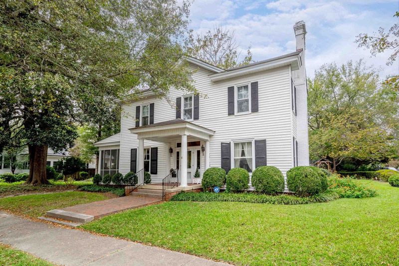 215 N Second St, Smithfield, NC 27577