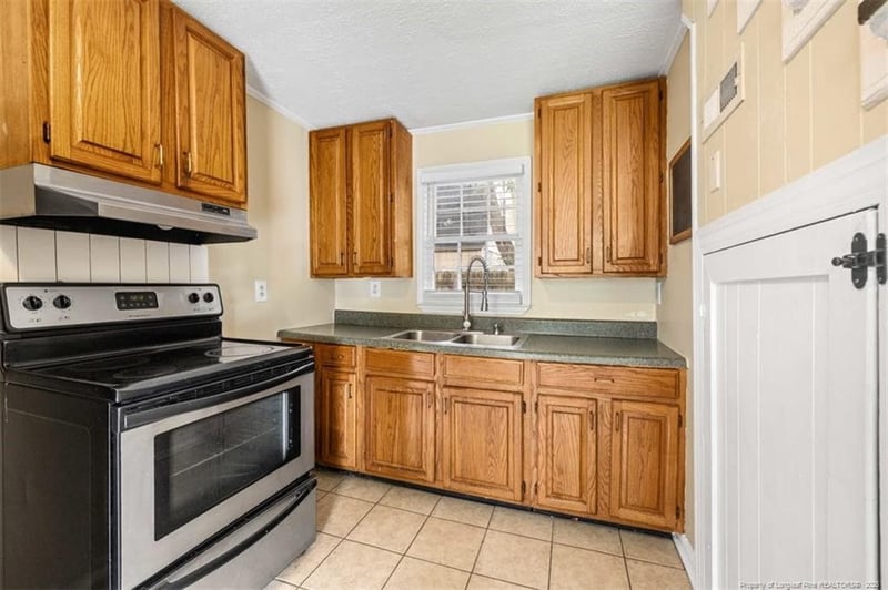 215 Sedberry St, Fayetteville, NC 28305