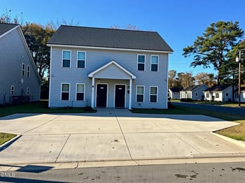 215 Sellers St, Selma, NC 27576