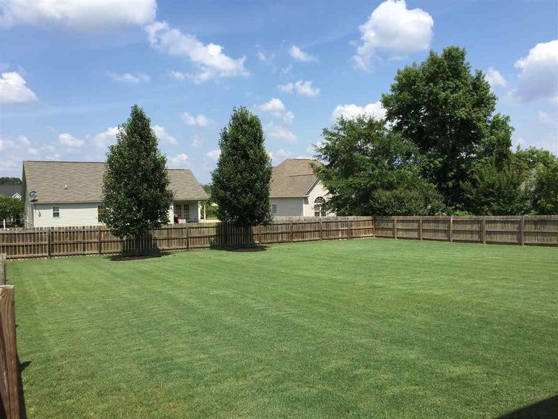 215 Snowberry Ln, Smithfield, NC 27577