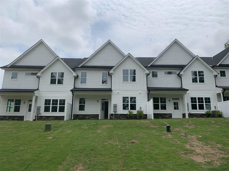 215 Southerby Bluffs Ct, Garner, NC 27529