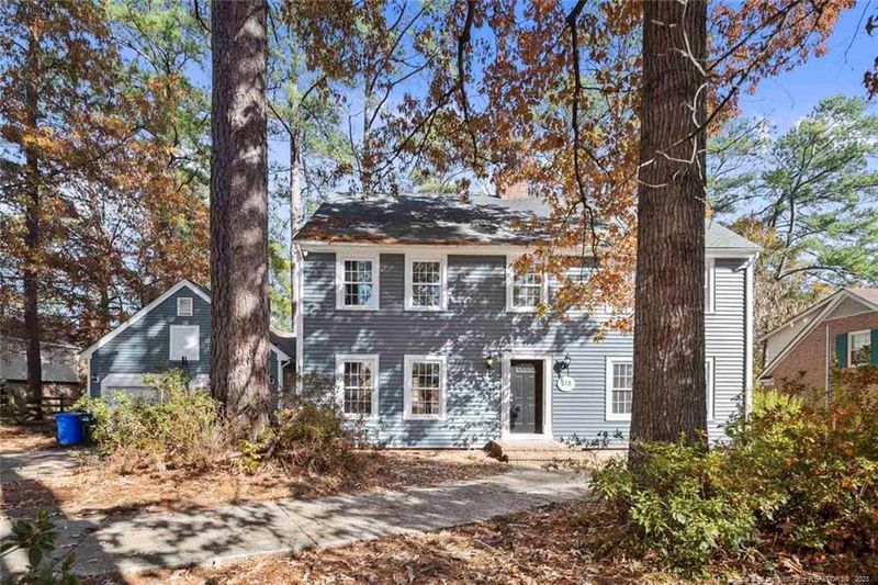 215 Timberlake Dr, Fayetteville, NC 28314