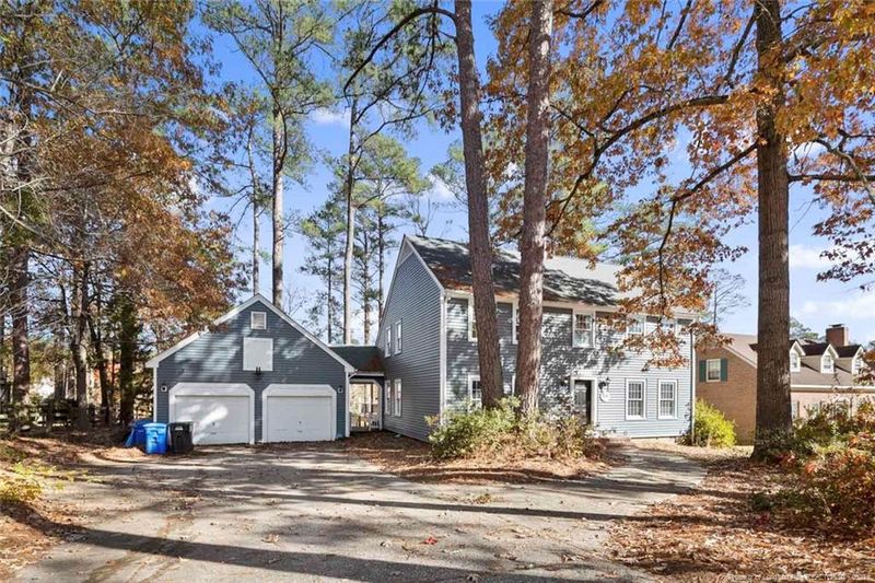 215 Timberlake Dr, Fayetteville, NC 28314