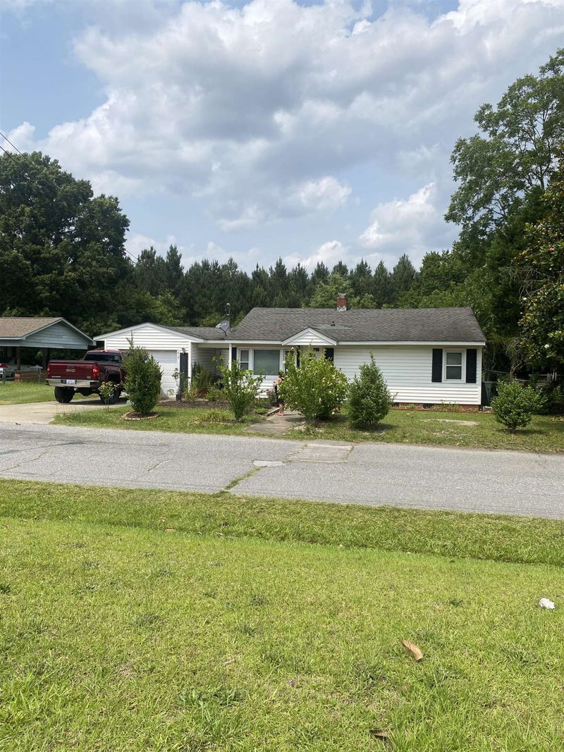 215 E Underwood Ave, Smithfield, NC 27577