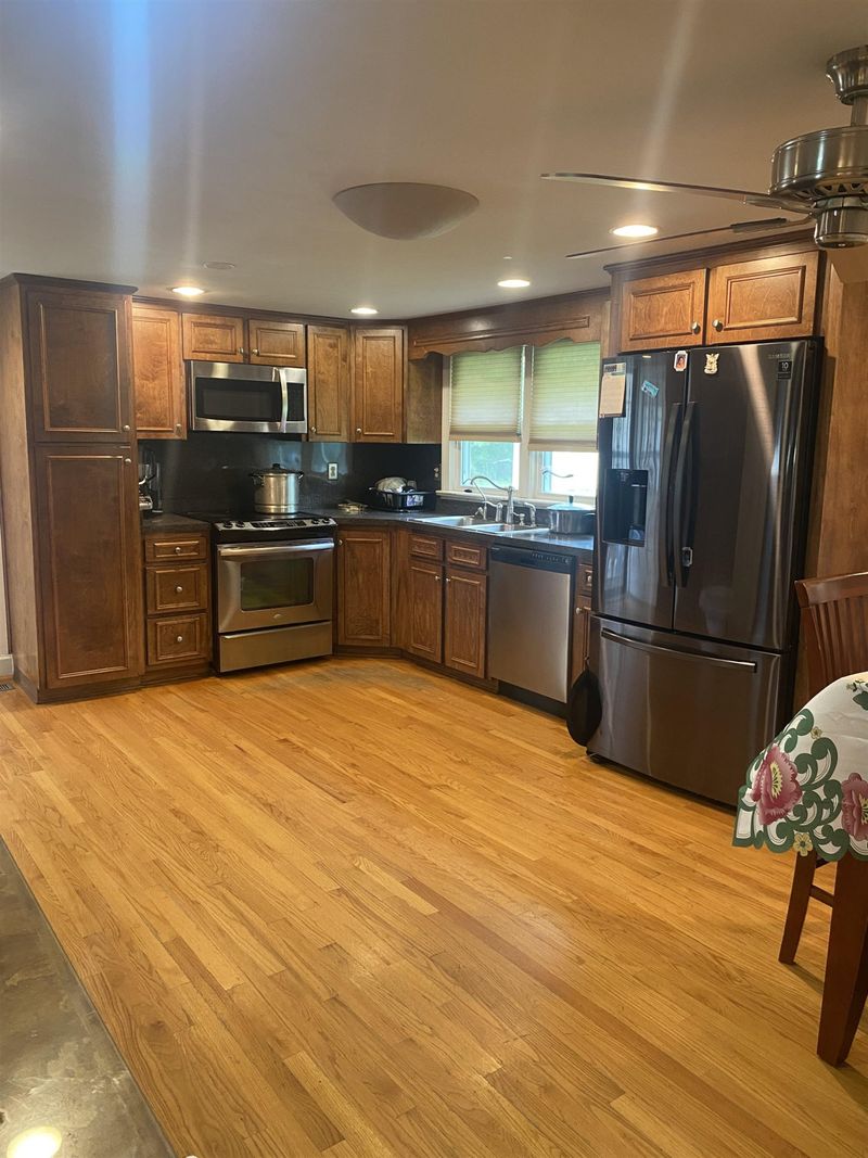 215 E Underwood Ave, Smithfield, NC 27577