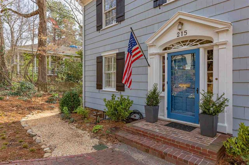 215 W University Dr, Chapel Hill, NC 27516
